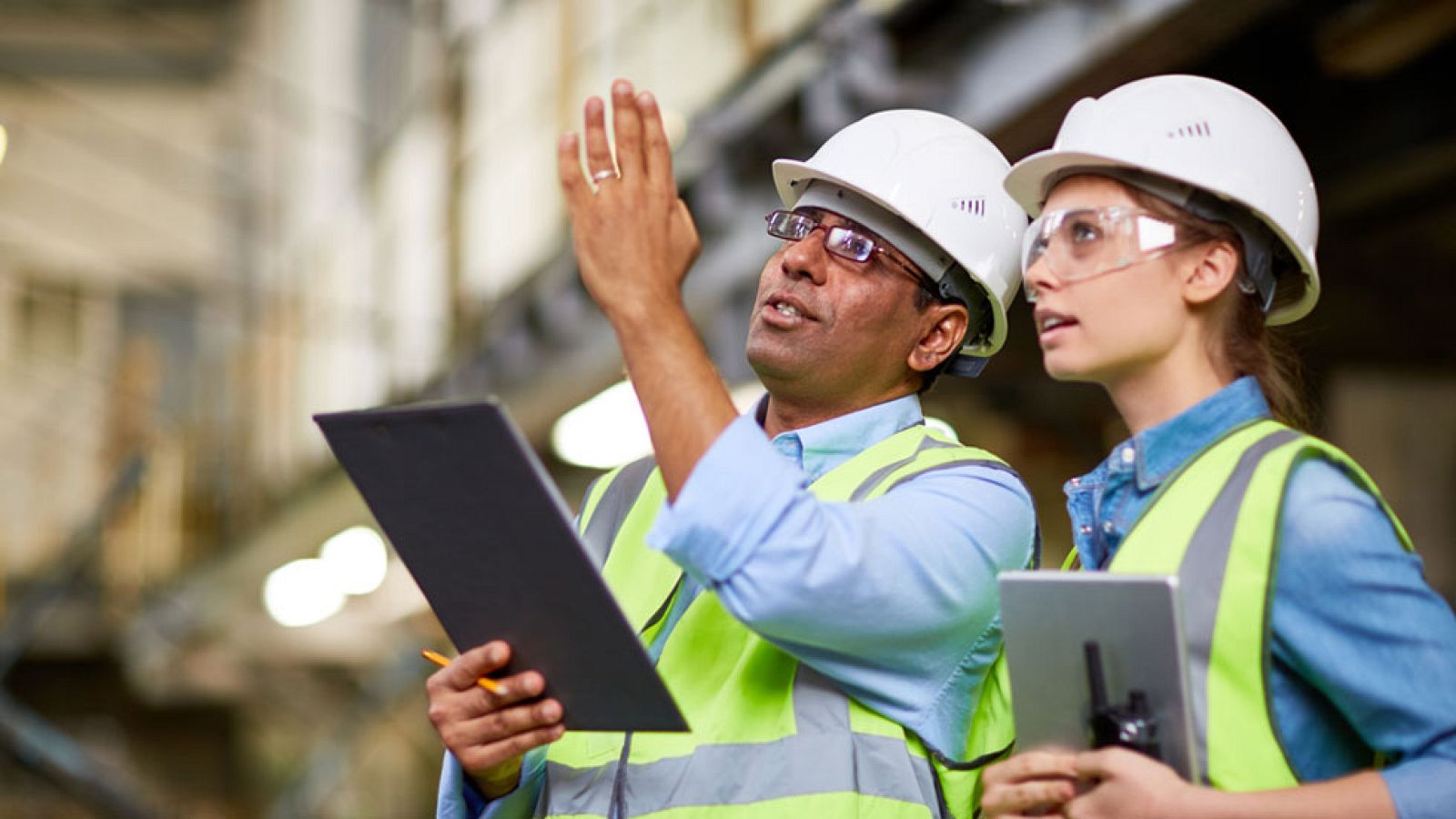 Las mujeres cobran en España 4.600 euros menos de media al año que los hombres