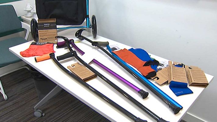 Telediario 1 - Un superviviente del accidente de Spanair idea las muletas más ligeras del mundo