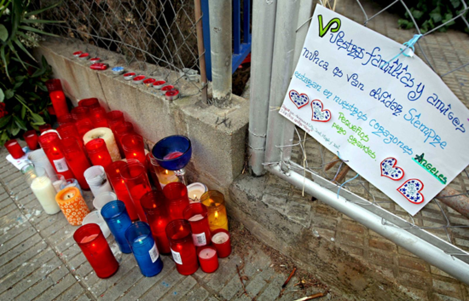 El túnel de bateo de Sant Boi en el que el sábado murieron 4 niños, se hundió por culpa del viento | Ver