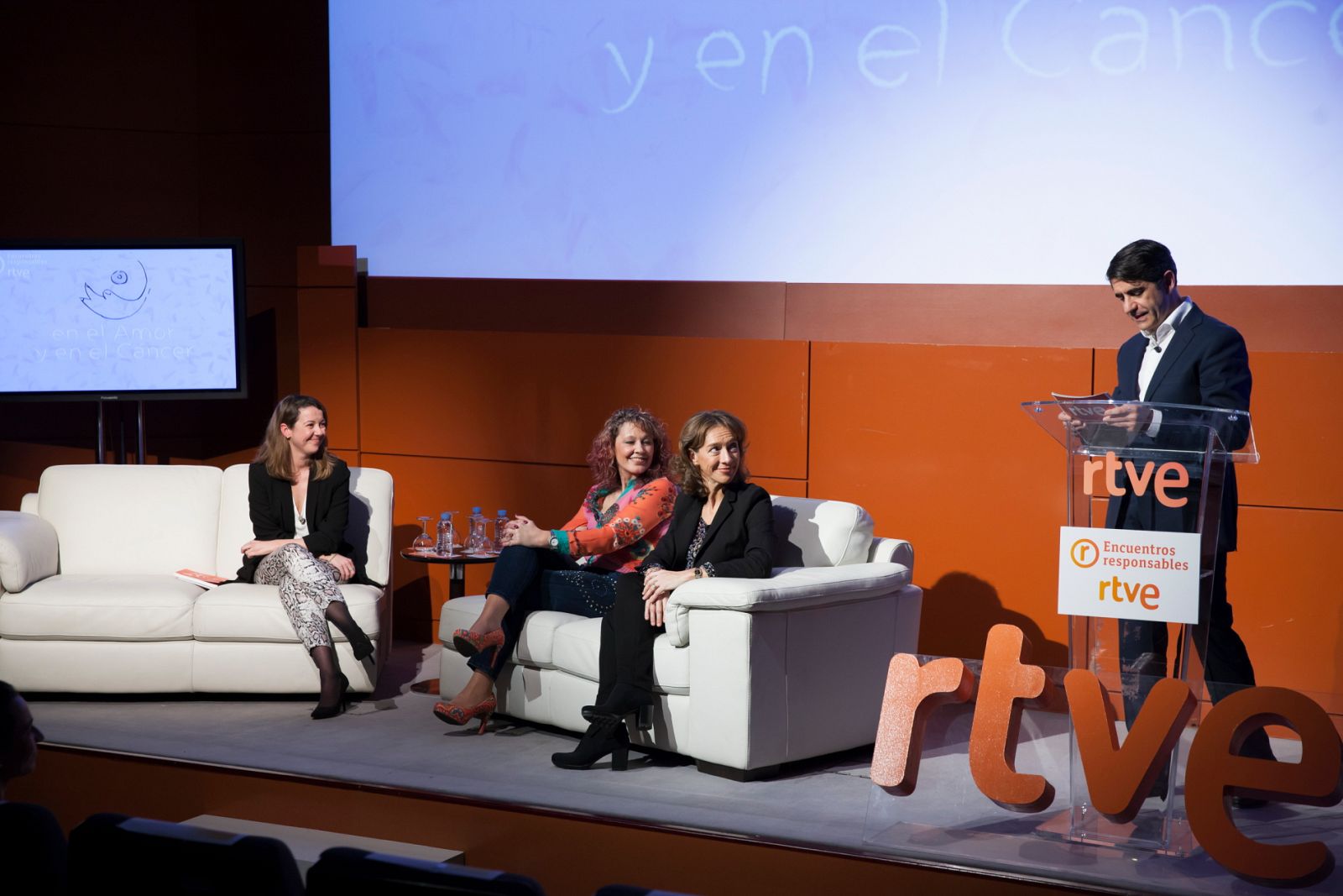 En el amor y en el cáncer | Ver