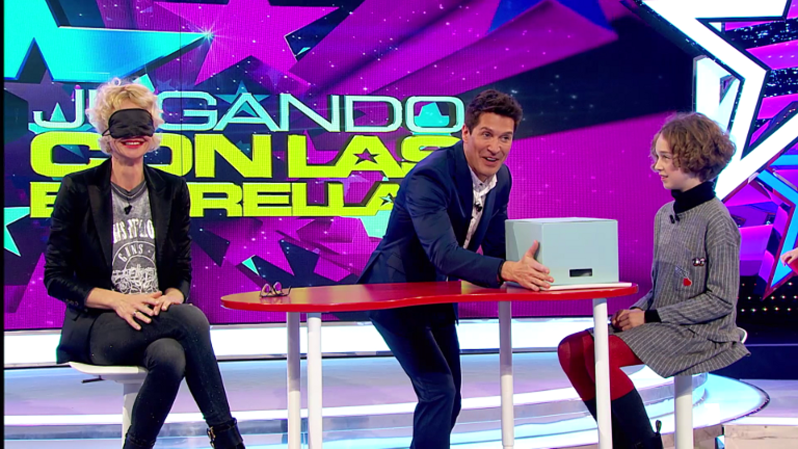 La 1 estrena 'Jugando con las estrellas'