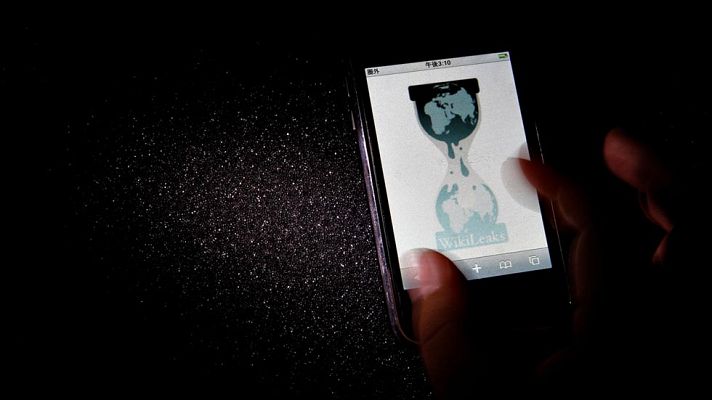 Telediario 1 - WikiLeaks compartirá la información sobre el 'hackeo' de la CIA para que las compañías tapen sus vulnerabilidades