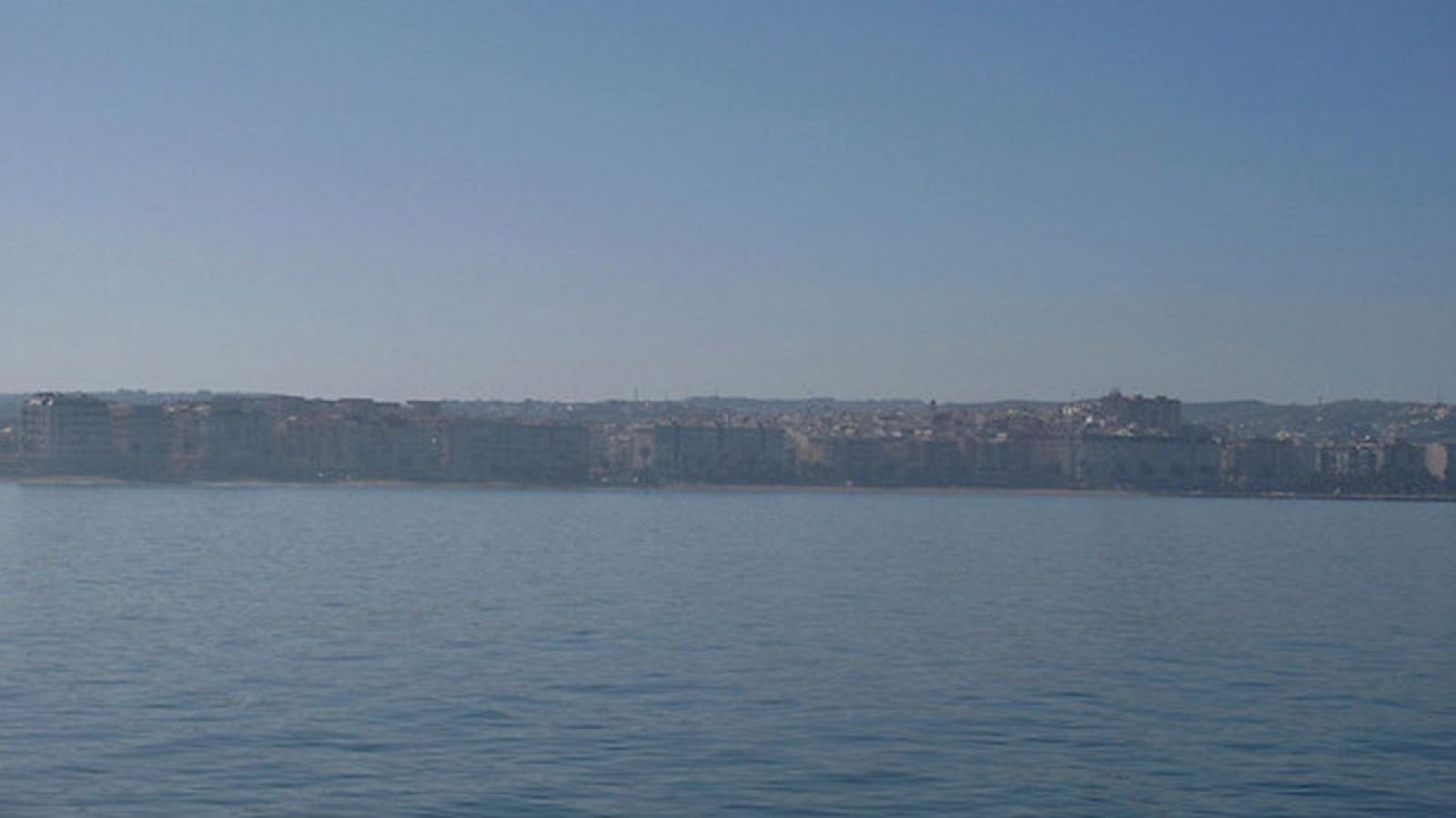 Las altas temperaturas, de hasta 30 grados en el sur peninsular, seguirán y habrá polvo e suspensión en Canarias