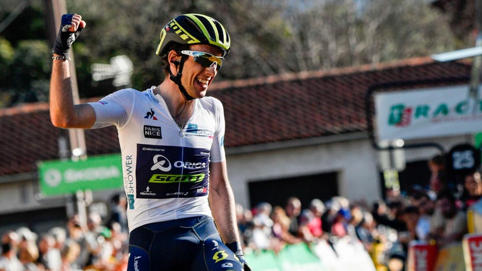 Simon Yates destaca en la primeras rampas duras de la París-Niza | Ver