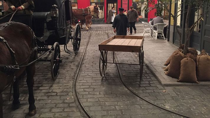 Telediario 1 - Incendio en uno de los platós de la serie Acacias 38