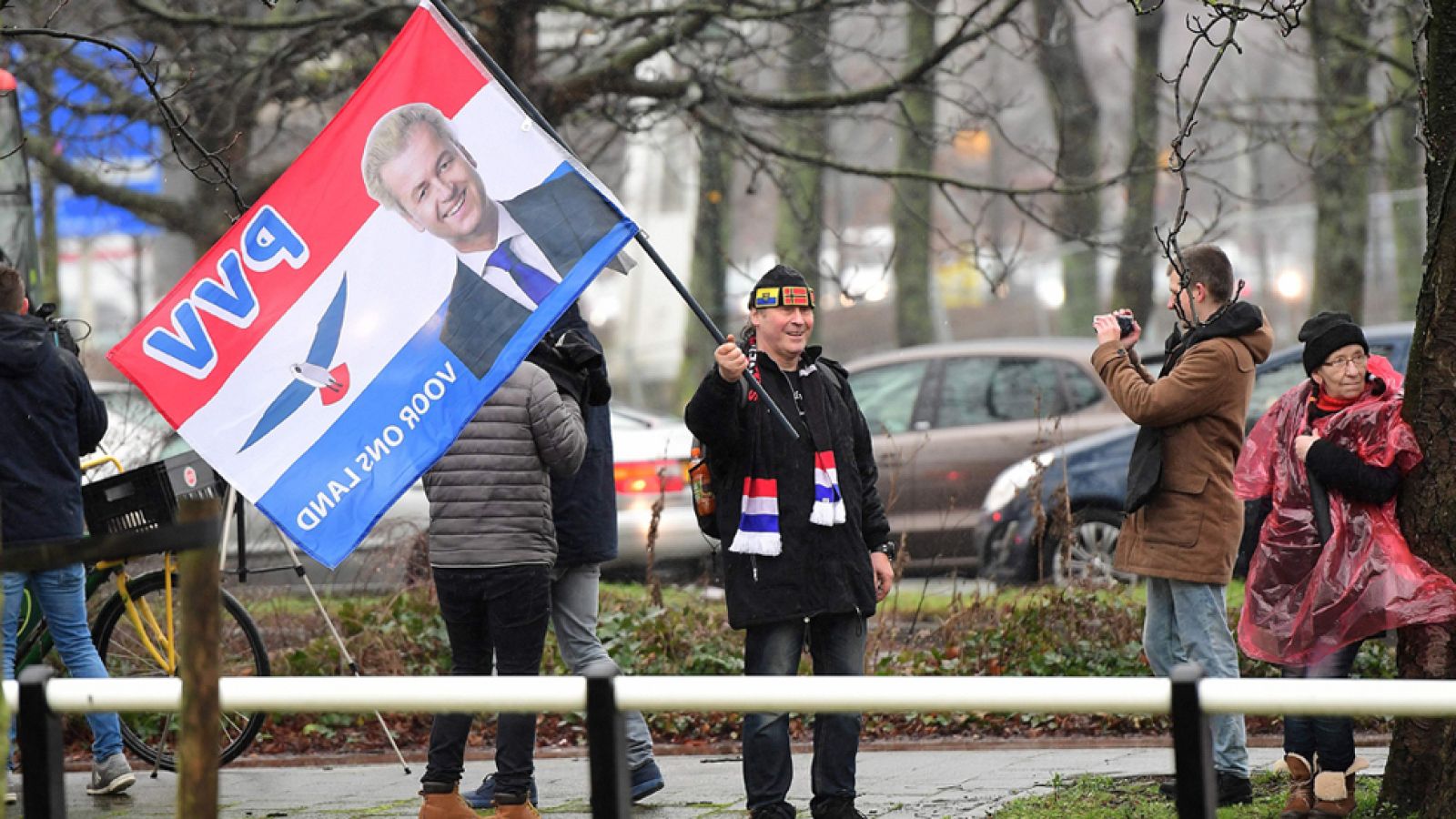 Análisis: "El fascismo se arrinconó esperando su momento y éste ha llegado"