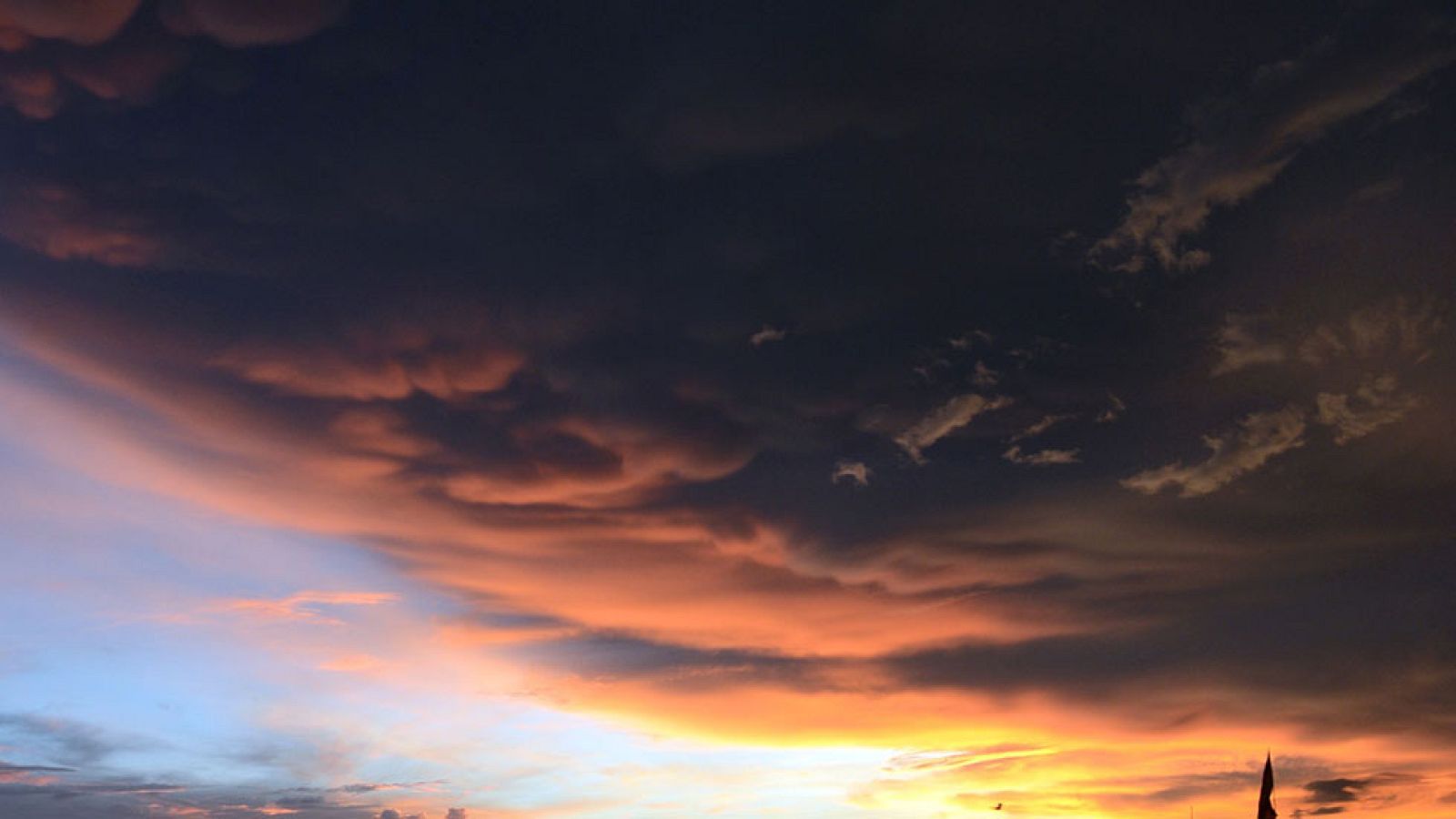 Precipitaciones localmente fuertes o persistentes en el Cantábrico