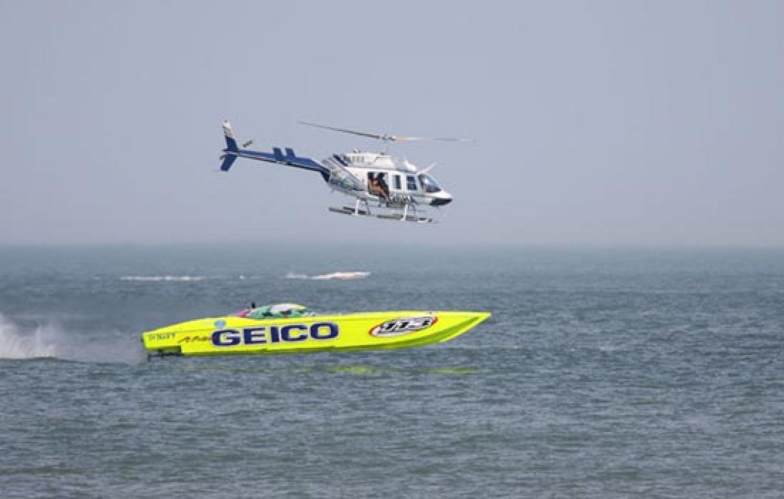 Un español lidera la F-1 del mar | Ver