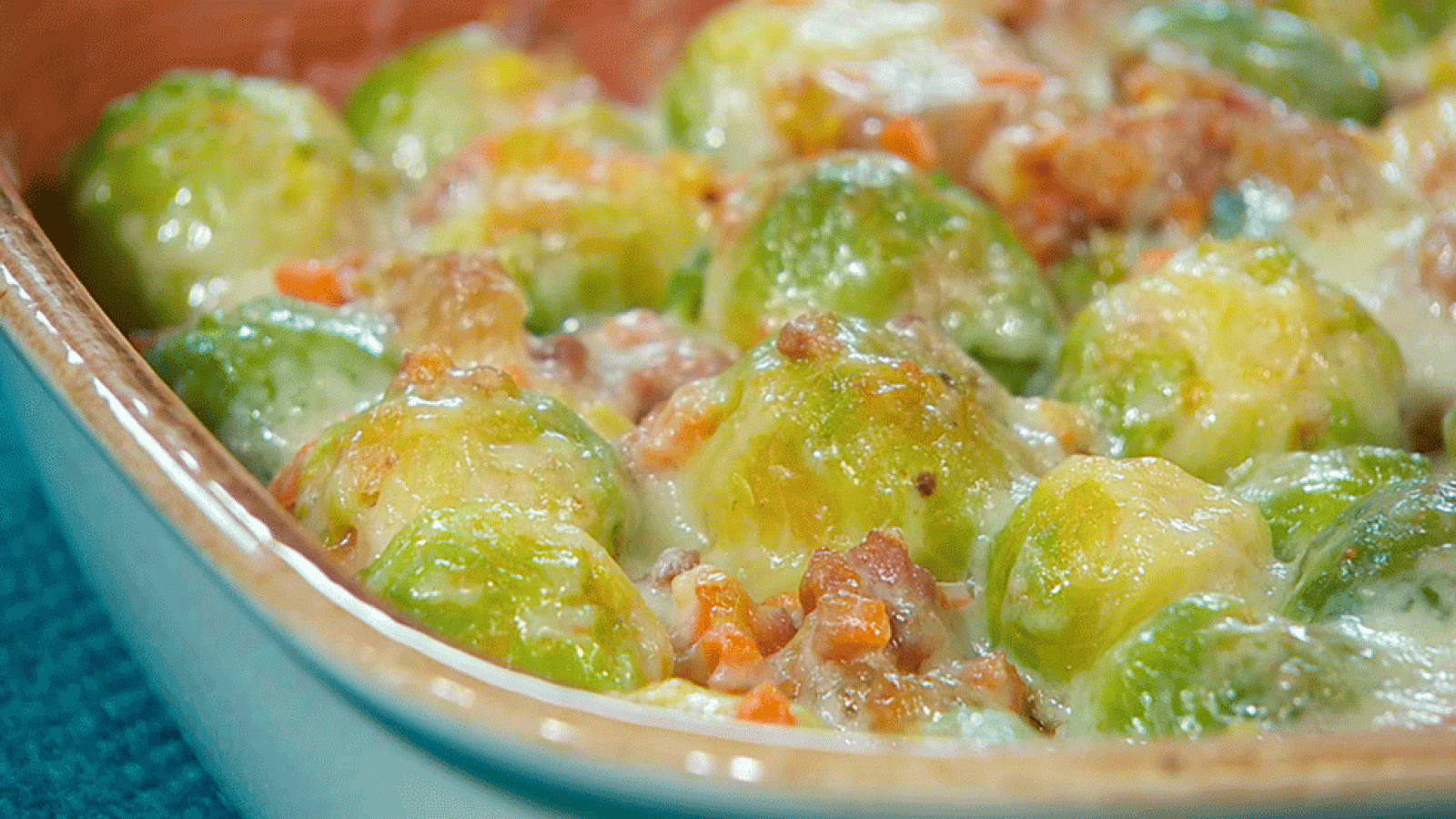 Torres en la cocina - Coles de Bruselas a la boloñesa