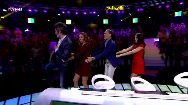 El gran reto musical - Los concursantes hacen el trenecito para bailar La barbacoa