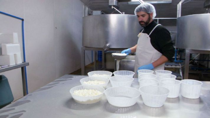 Aquí la Tierra - El Mató desde las montañas de Montserrat