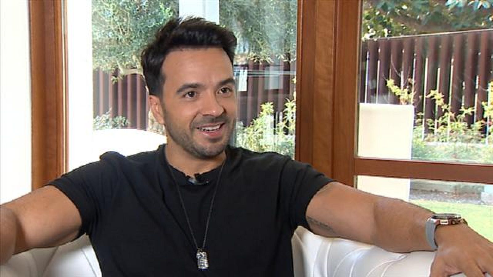 Luis Fonsi promocioná en Canarias "despacito"
