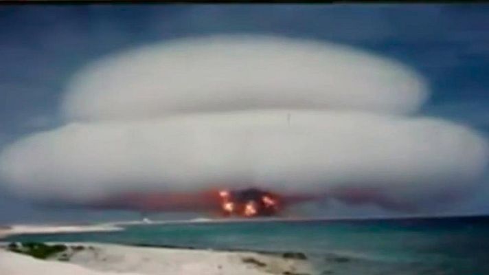 Telediario 1 - Las pruebas nucleares de Estados Unidos salen a la luz