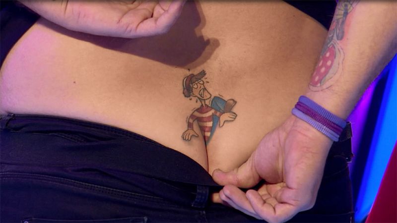 El Sevilla ense�a su tatuaje m�s sorprendente