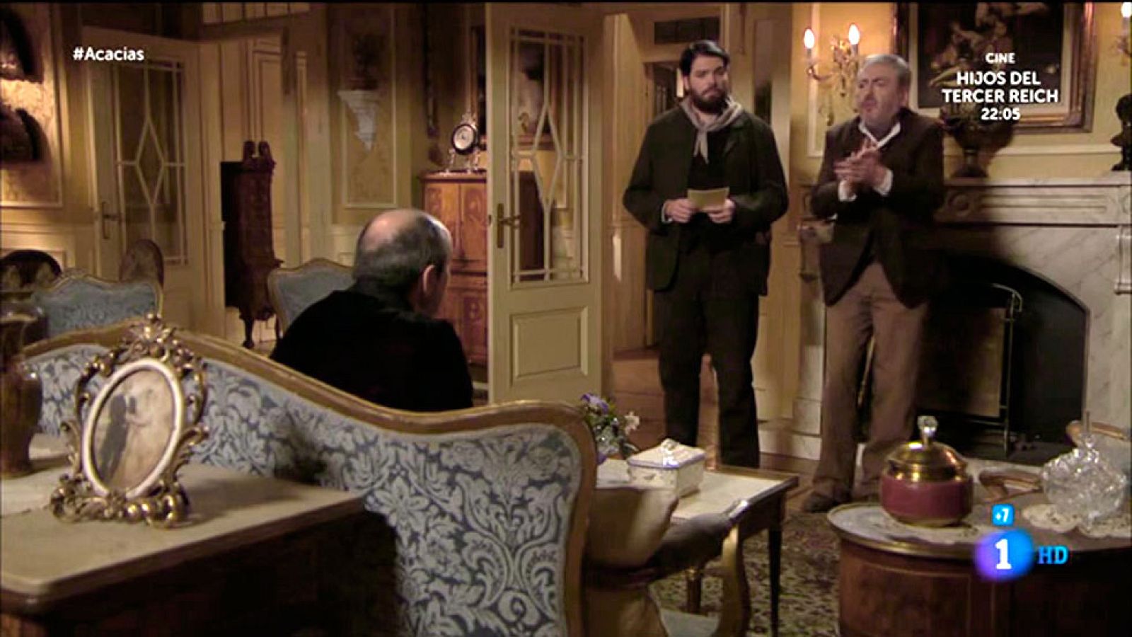 Acacias 38 - Servando maravilla a Don Ramón con sus chirigotas