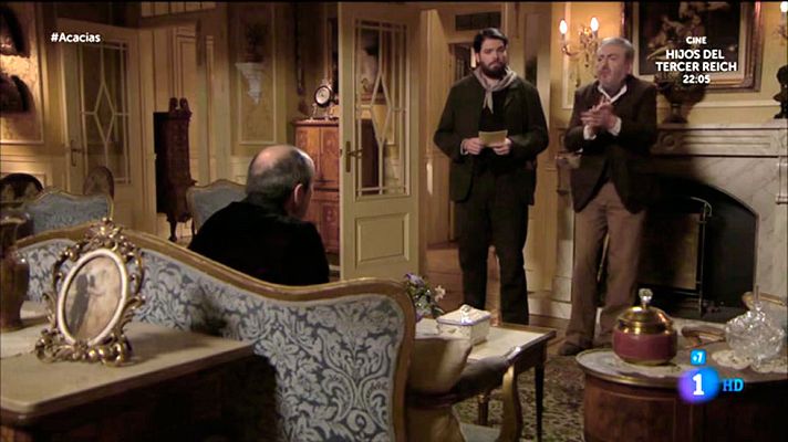 Acacias 38 - Servando maravilla a Don Ramón con sus chirigotas