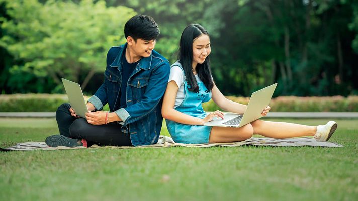 Telediario 1 - España atrae estudiantes extranjeros