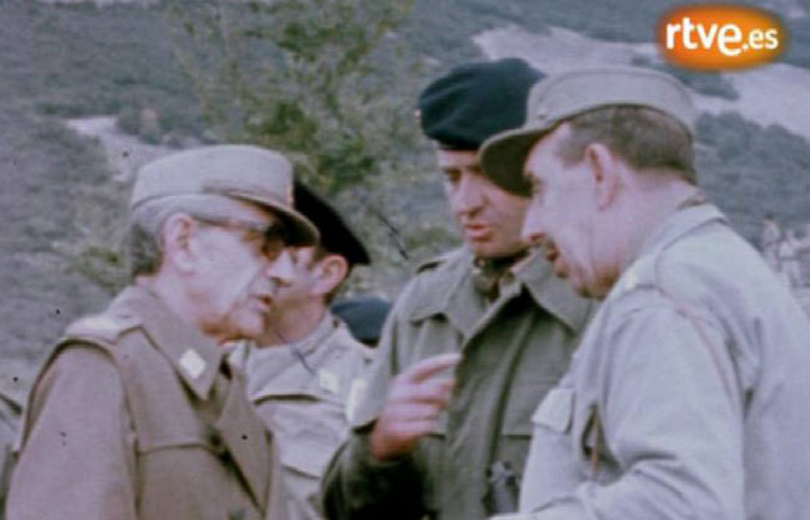 Crónicas- 23 -F Regreso a los cuarteles - Crónicas | Ver