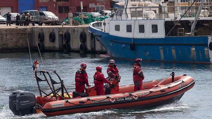 Telediario 1 - Localizado el barco pesquero naufragado en Barcelona mientras sigue la búsqueda de los dos desaparecidos