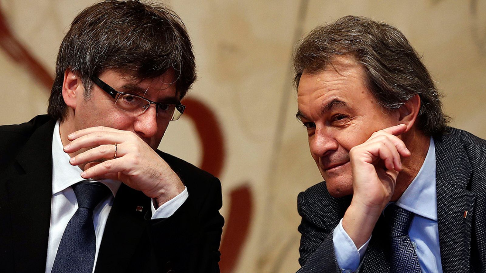 El Govern encarga a Mas hacer "pedagogía" por el referéndum pese a estar inhabilitado