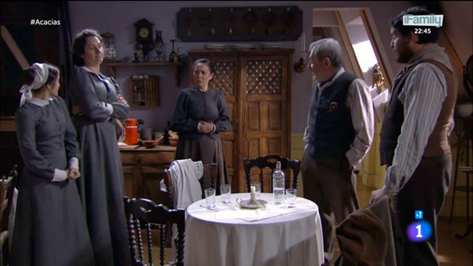 Acacias 38 - En el altillo preparan las murgas para el carnaval