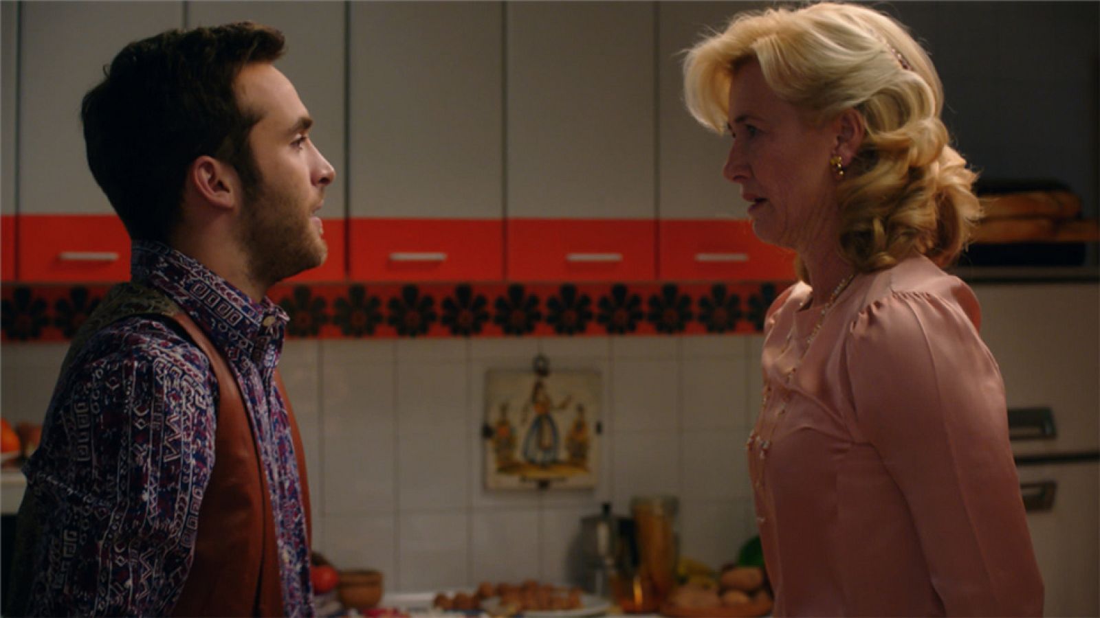 Cuéntame cómo pasó - Mercedes duda si el hijo de Karina es de Carlos