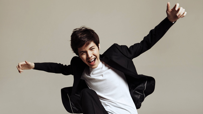 Eurovisión - K. Kostov  - Bulgaria  "Beautiful mess"