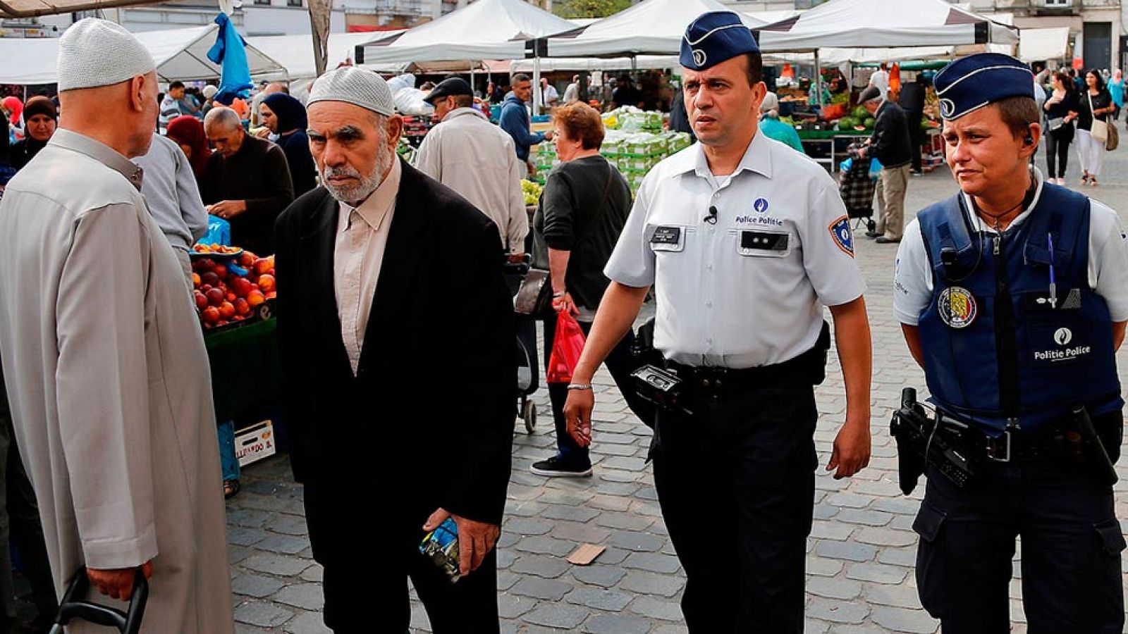Bruselas recuerda a las víctimas de los atentados de hace un año con la alerta terrorista aún en vigor