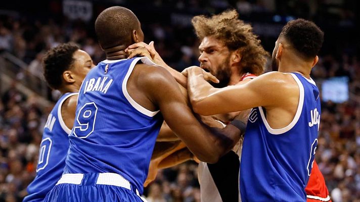 Telediario 1 - Ibaka protagoniza una pelea con López en la NBA