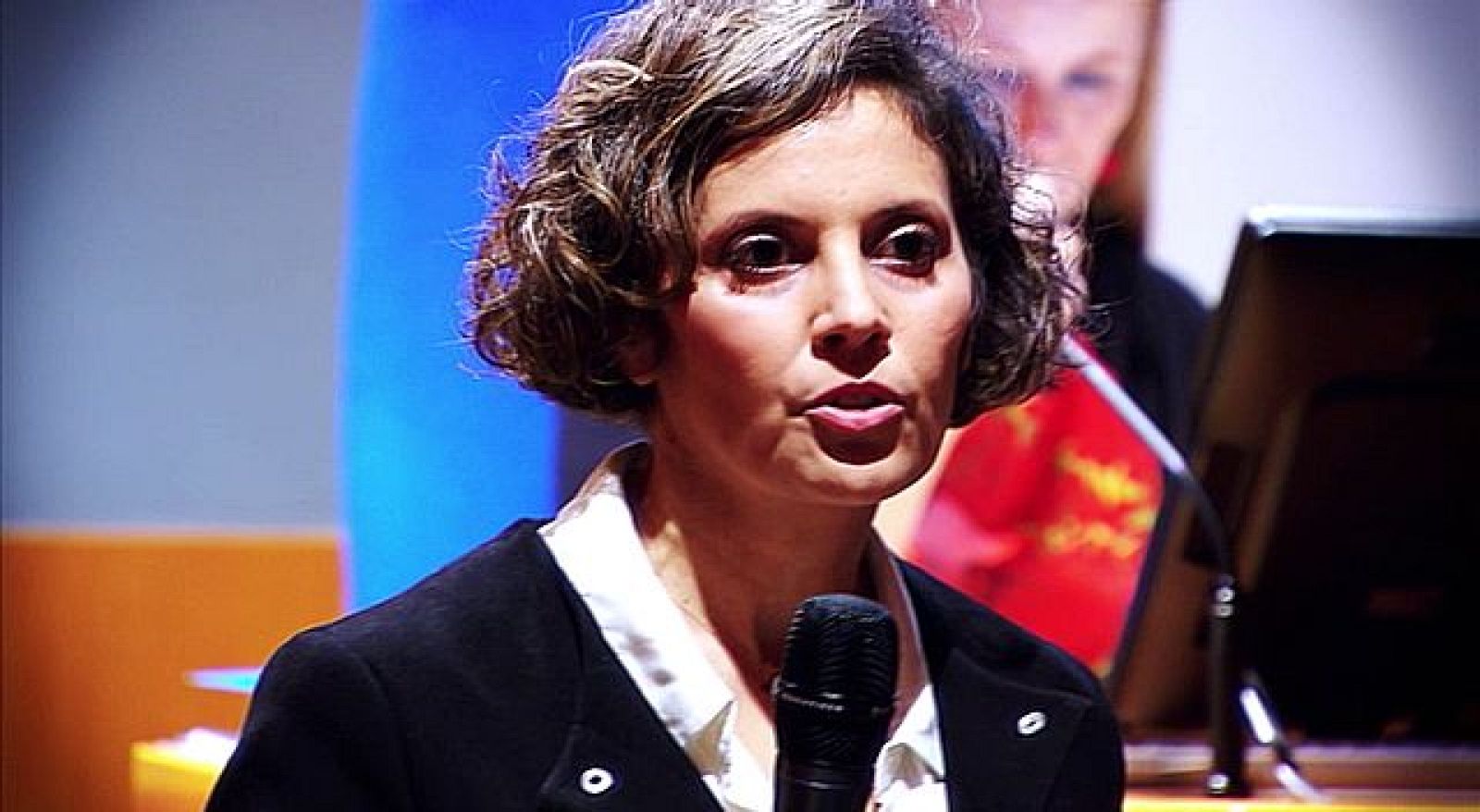 Premio "Elisa Pérez Vera" y Exposición "Pertenencias"