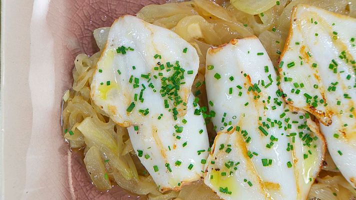 RTVE Cocina - Chipirones rellenos de cebolla