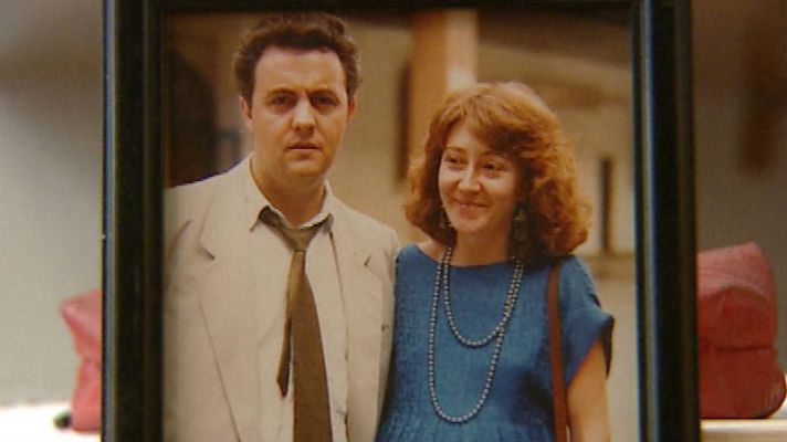 Telediario 1 - José Luis Casaus y sus cartas de amor en forma de esquela