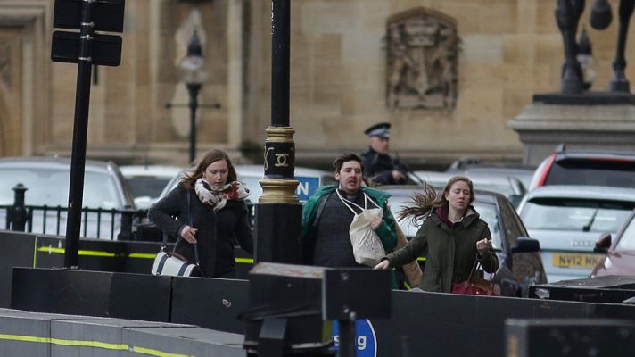 Informativo 24h - Testigos del ataque en Londres: "Todo comenzó muy rápido, se desató el pánico y no sabíamos qué pasaba"