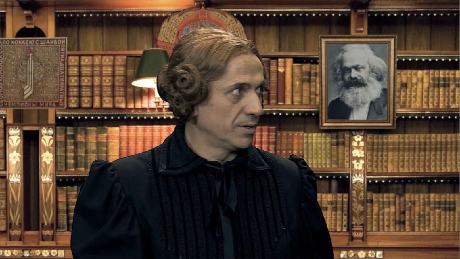 El Acabose - Lenin es recibido por Stalin y su esposa Svanidze