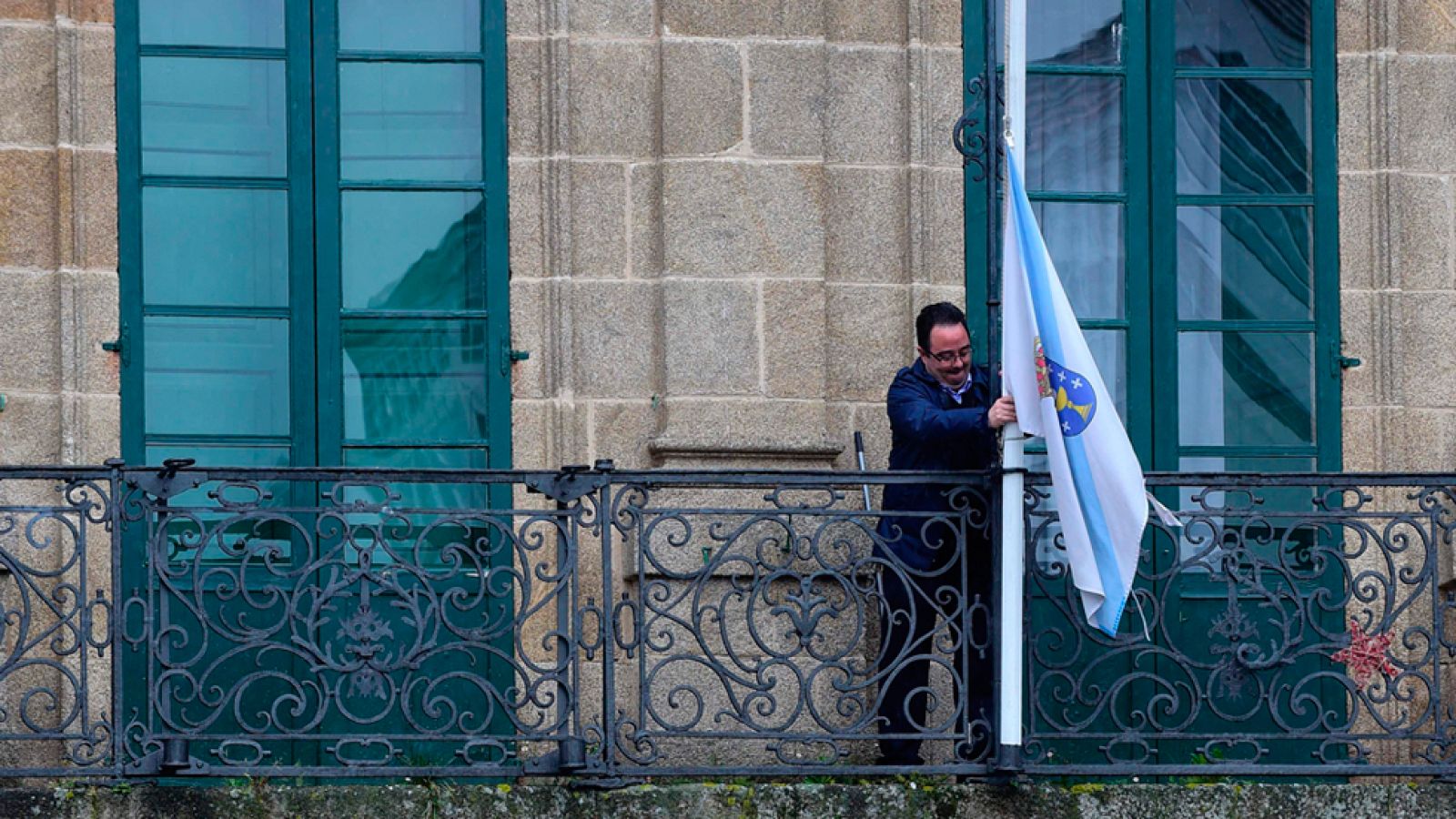 Una de las víctimas mortales del atentado en Londres de este miércoles tiene sus orígenes en el municipio coruñés de Betanzos, en el que viven dos hermanas suyas, según ha informado el Ministerio de Asuntos Exteriores a RTVE.es. Se trata de Aysha Fra