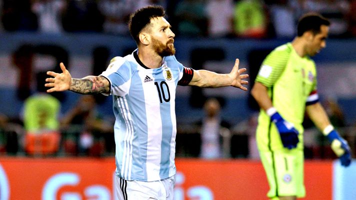 Telediario 1 - Messi bate a Chile de penalti y Brasil remonta para ganar en Uruguay