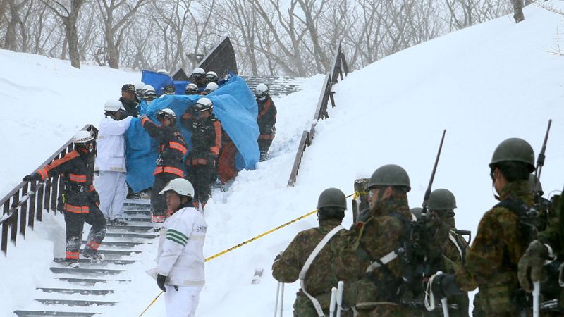Una avalancha de nieve en Japón mata a al menos ocho personas - Informativo 24h | Ver