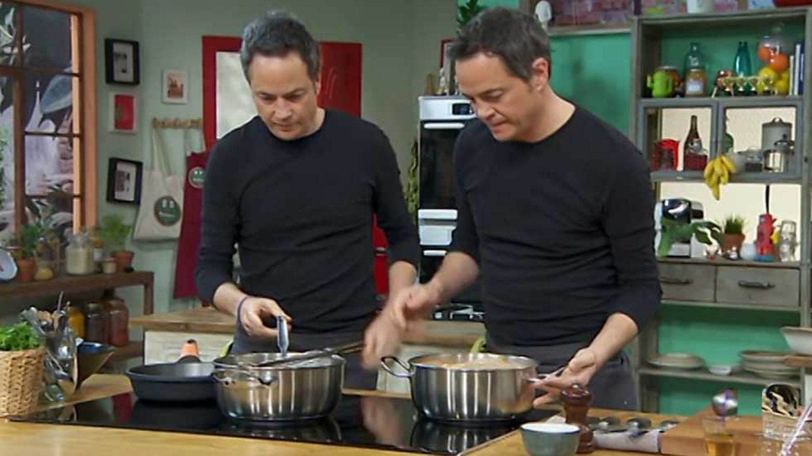 Torres en la cocina - Sopa de tomate y pollo especiado - VER AHORA