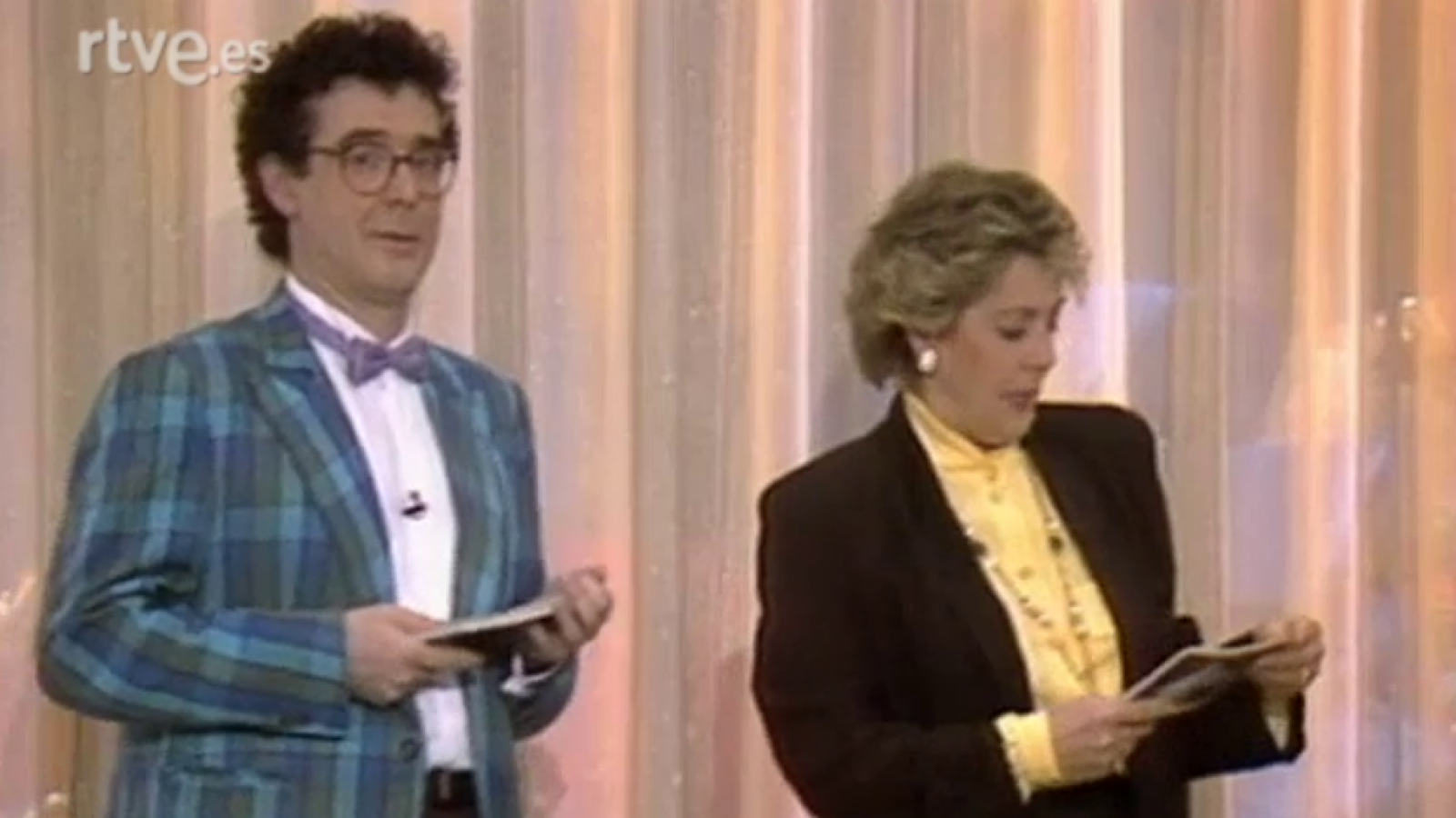 Locos por la tele -  Paloma Gómez Borrero