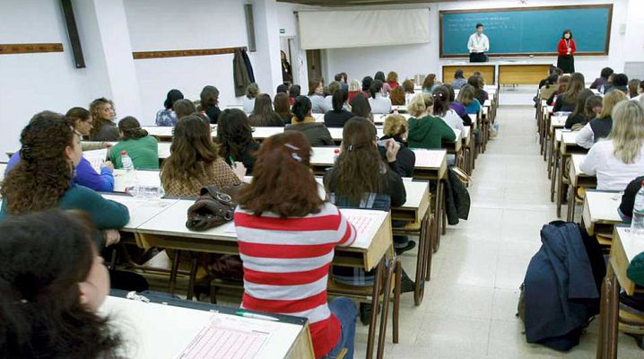 Telediario 1 - Oferta extraordinaria de 250.000 empleos públicos