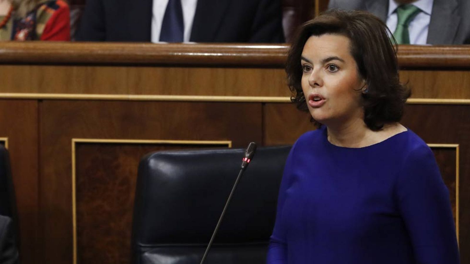 Santamaría acusa a Montero de "pseudoparlamentarismo" por preguntar por las escuchas al rey Juan Carlos I - Informativo 24h | Ver