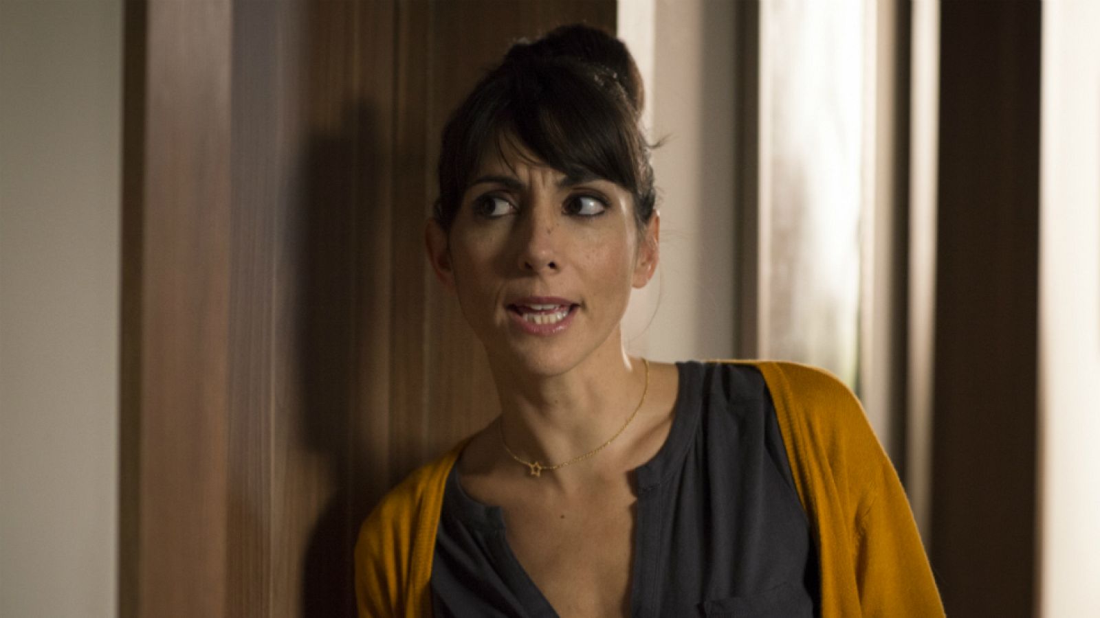 iFamily - África pilla a Isa y Kike in fraganti en el baño