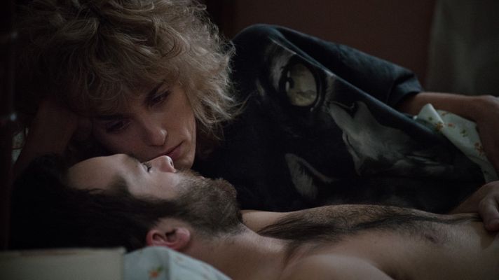 Cuéntame cómo pasó - Iris cuida de Carlos