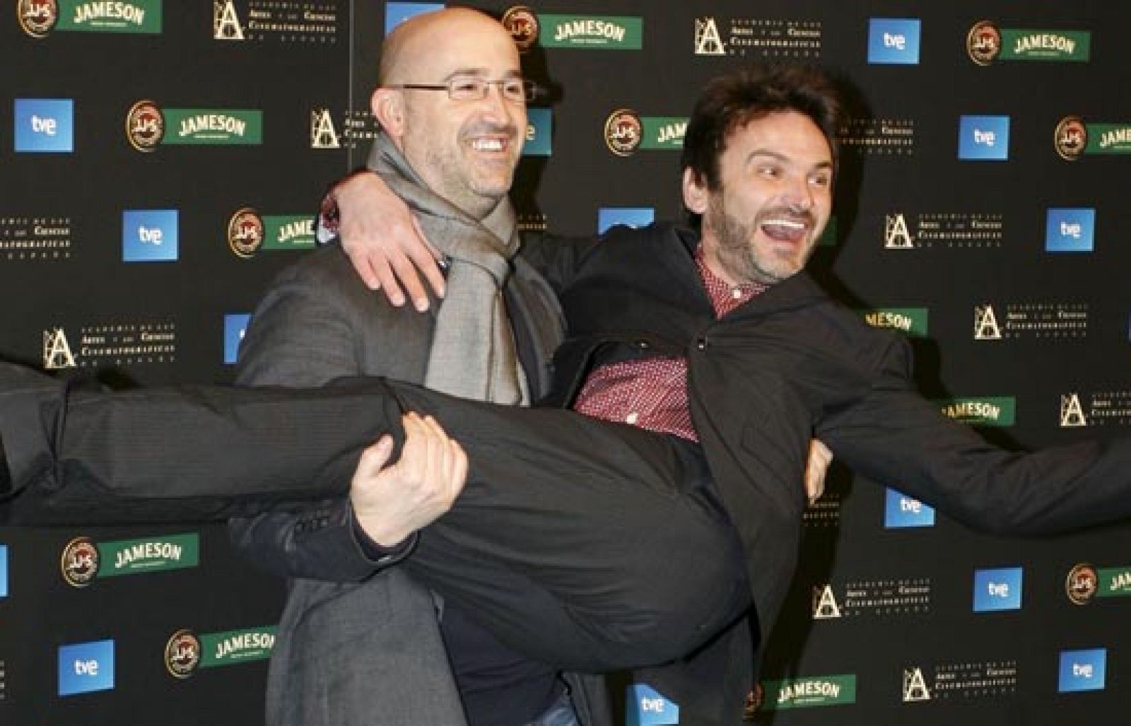 Cuatro de los directores que se disputan el triunfo este año en los premios Goya han querido compartir con Informe Semanal su pasión por el cine. Camino y Los Girasoles Ciegos, en las que participa Televisión española, se reparten la mayoría de nomin