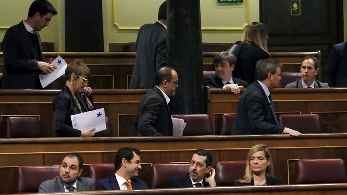 Telediario 1 - Diputados del PDECat, Unidos Podemos, ERC y Bildu abandonan el hemiciclo en señal de protesta por la condena a Homs