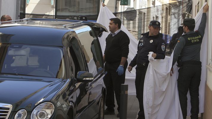 Telediario 1 - La investigación sigue abierta por la mujer y sus dos hijos asesinados en Campo de Criptana