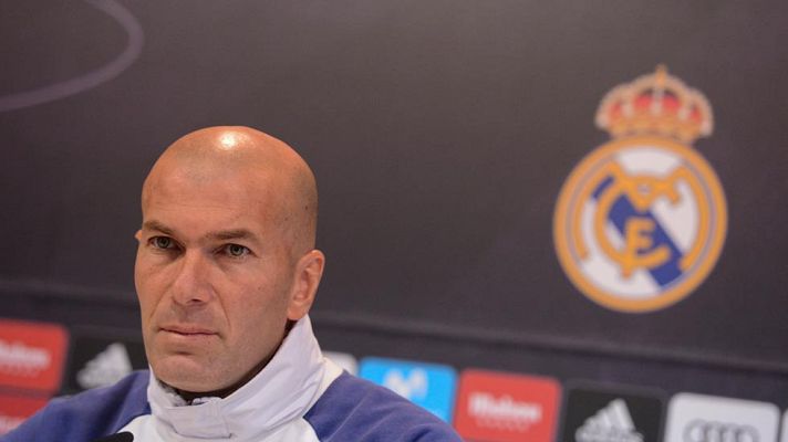 Telediario 1 - Zidane: "Yo no dudo del madridismo de Raúl, me alegro de que vuelva"