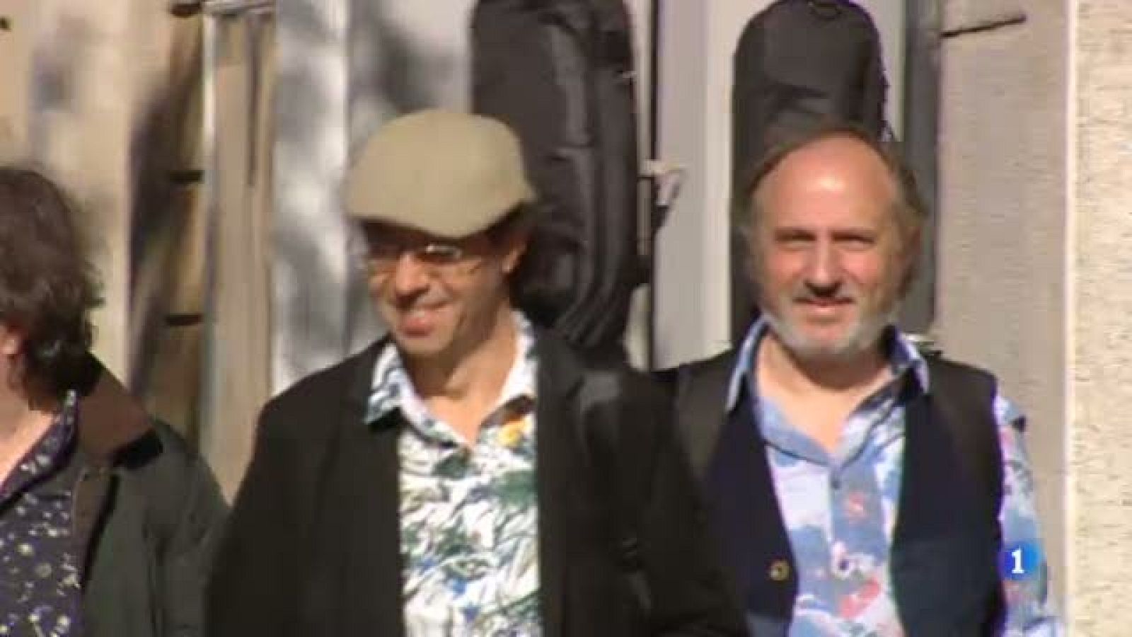 "Los Manolos suban al escenario" el nou disc del grup de rumba catalana 25 anys després dels jocs olímpics de 1992