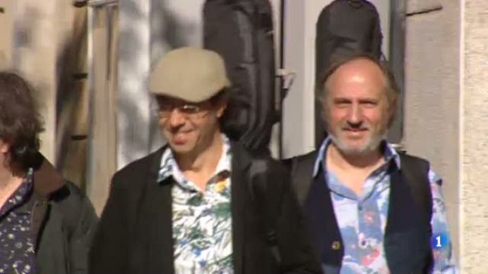 L'Informatiu - "Los Manolos suban al escenario" el nou disc del grup de rumba catalana 25 anys després dels jocs olímpics de 1992