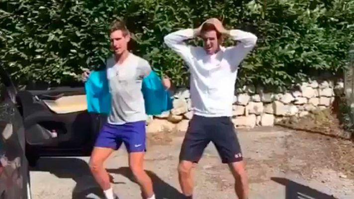 Telediario 1 - Djokovic prepara la Davis ante España bailando 'Despacito'